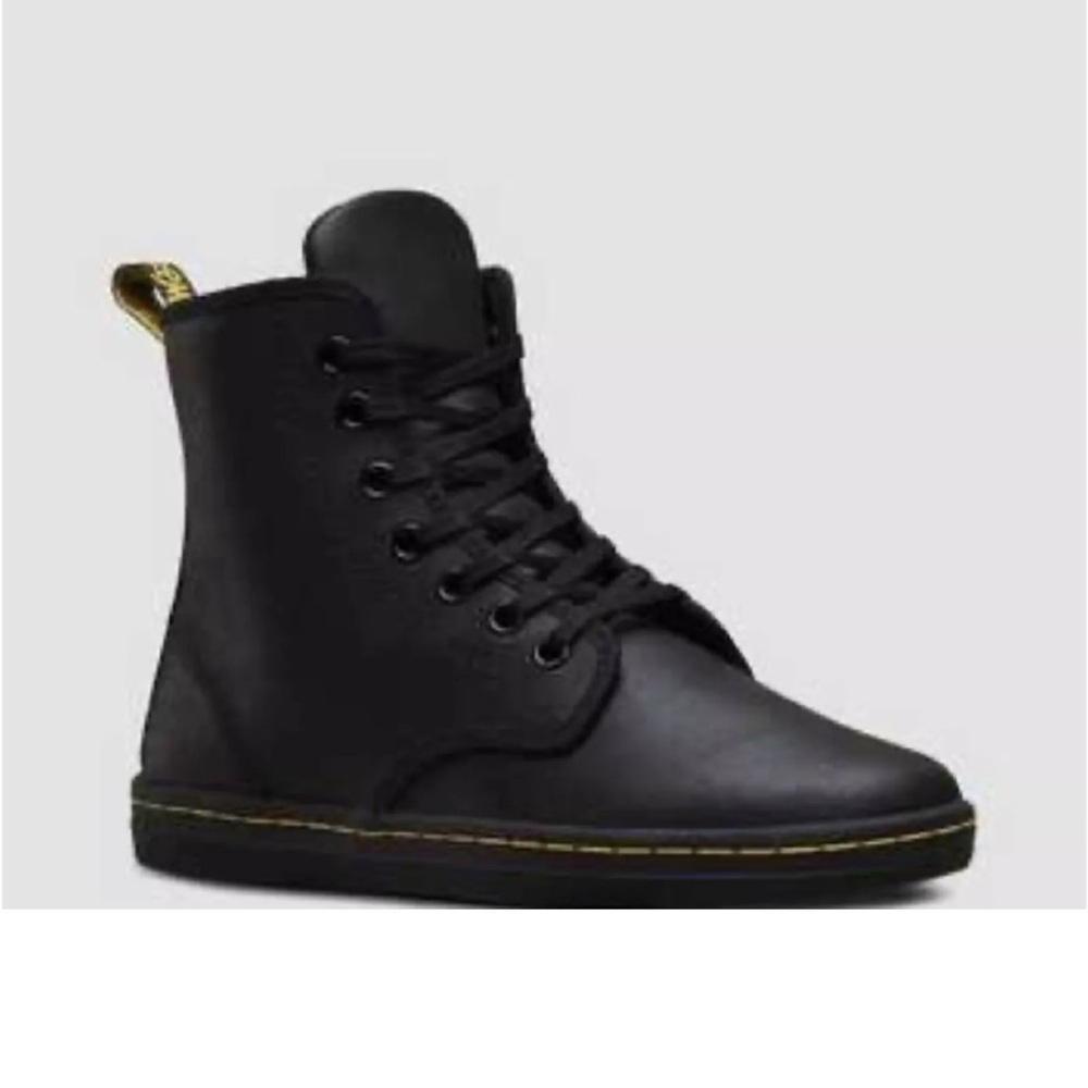 Dr. Martens Shoreditch boots